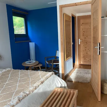 Guest house D'hote Dans Les Bois Pommiers (Rhone)